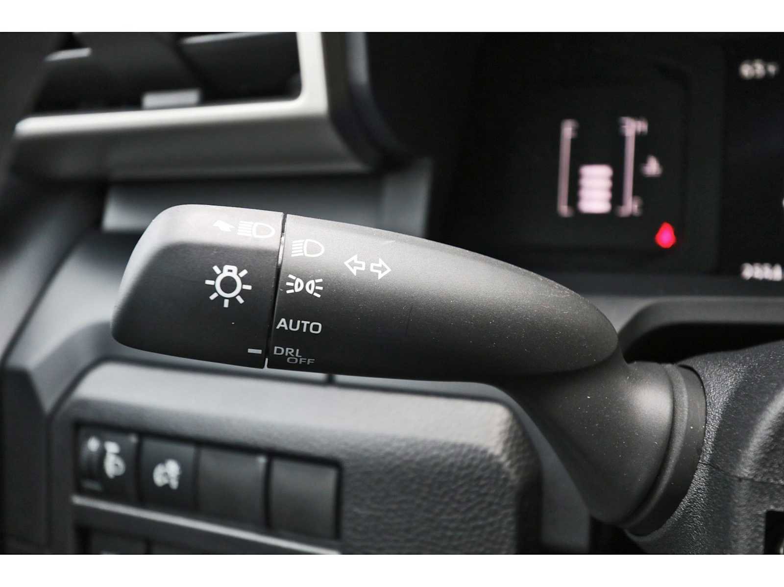 Used 2025 Toyota Tacoma SR image 17