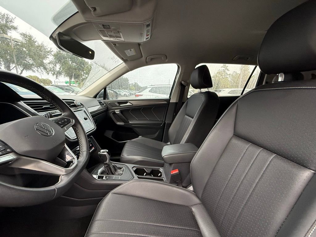 Used 2023 Volkswagen Tiguan SE image 19