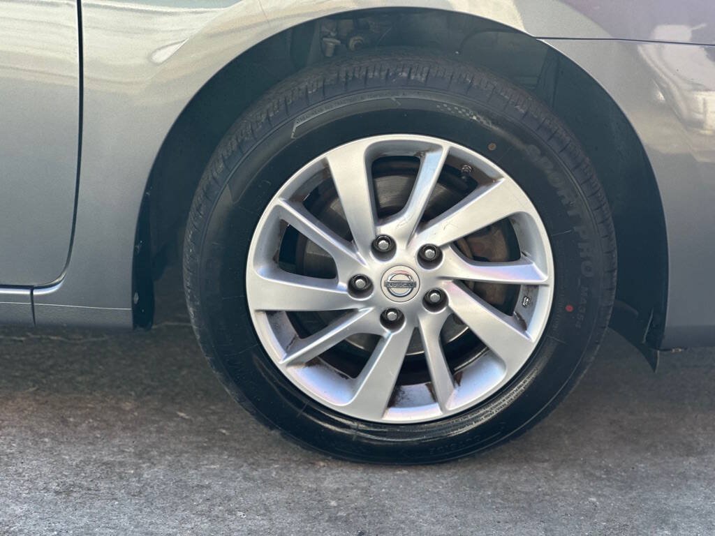 Used 2015 Nissan Sentra SV w/ Style Package FWD image 4