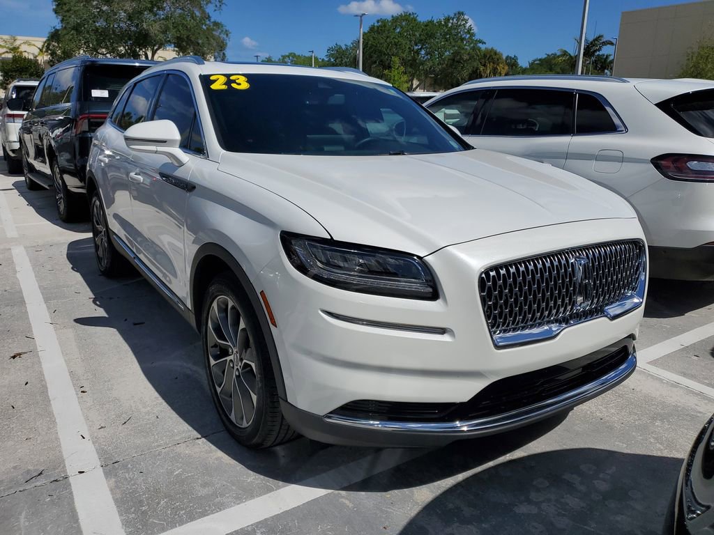 Used 2023 Lincoln Nautilus Reserve AWD/4WD image 28