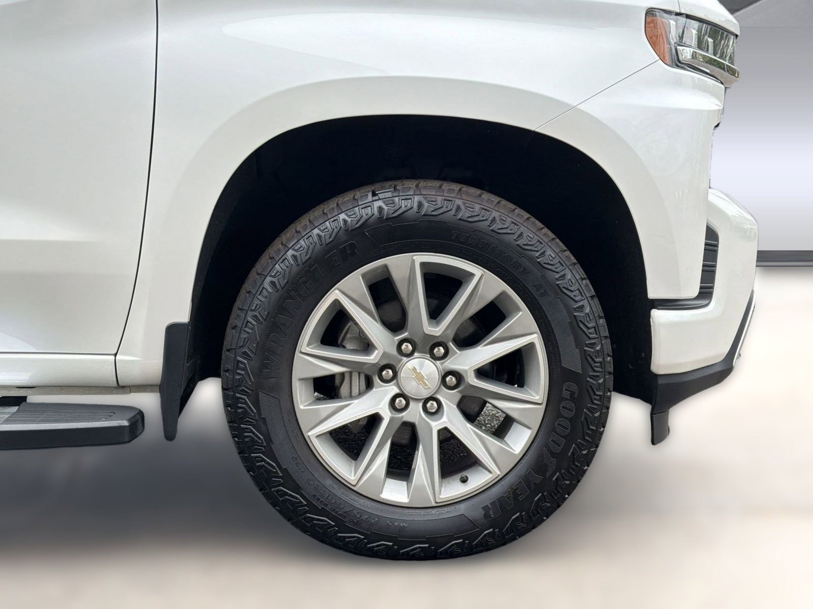 Used 2022 Chevrolet Silverado 1500 High Country w/ Z71 Off-Road Package AWD/4WD image 12