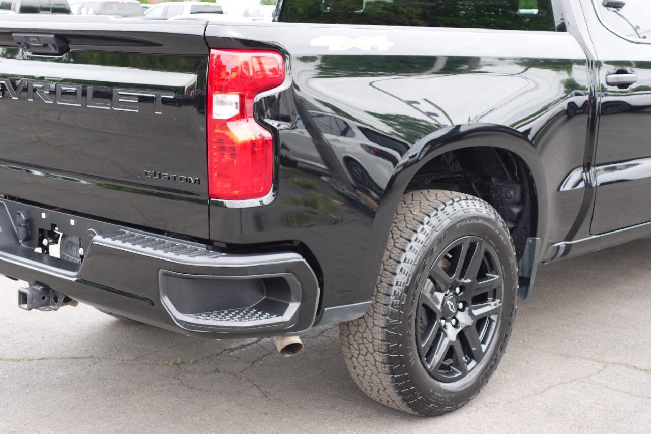 Used 2023 Chevrolet Silverado 1500 Custom w/ LPO, Dark Essentials Package AWD/4WD image 11