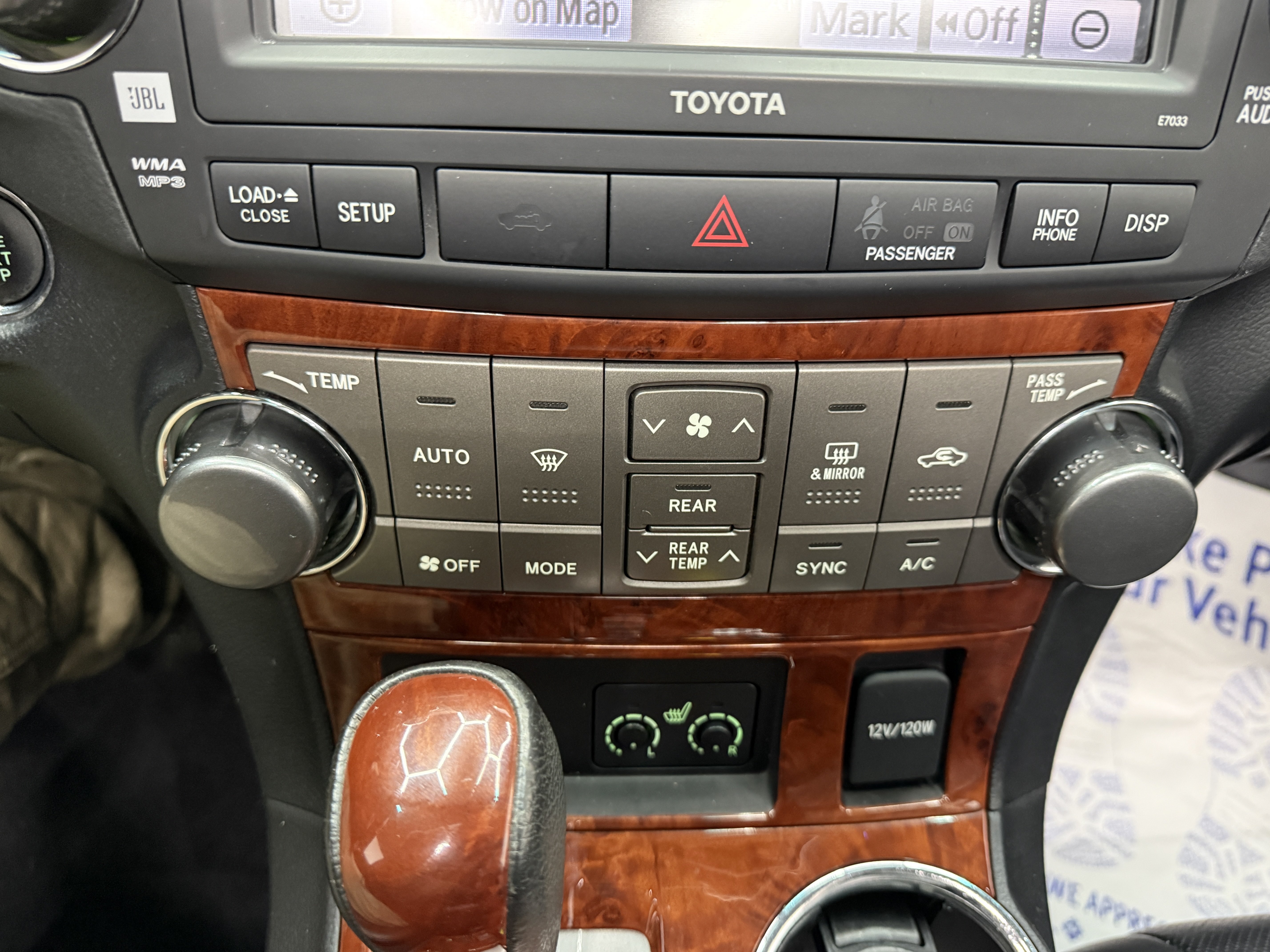 Used 2012 Toyota Highlander Limited AWD/4WD image 18