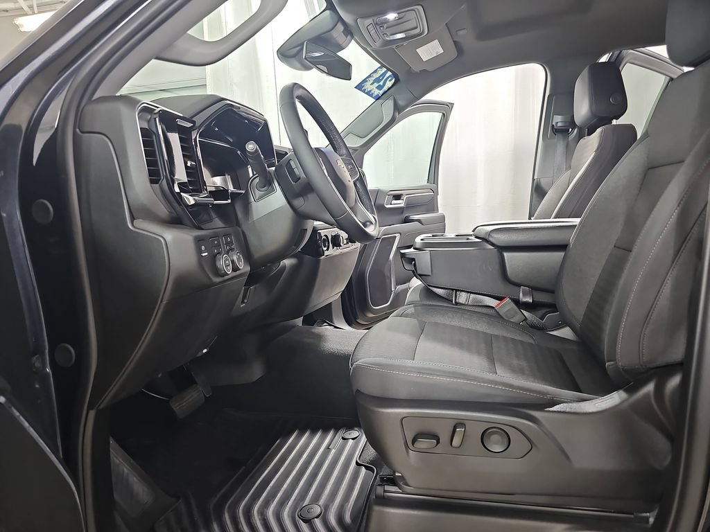 Certified 2024 Chevrolet Silverado 1500 LT AWD/4WD image 18