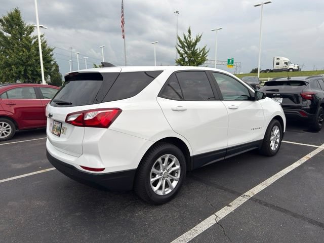 Used 2020 Chevrolet Equinox LS w/ LS Convenience Package FWD image 4