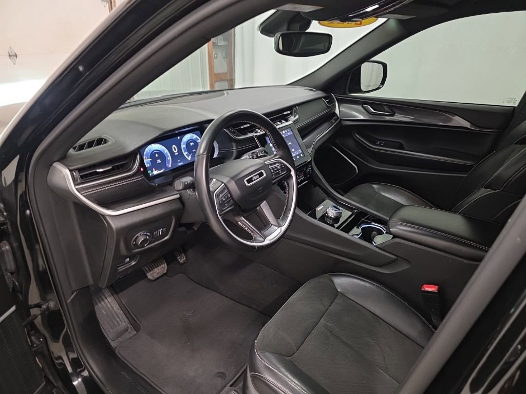 Used 2021 Jeep Grand Cherokee L Laredo image 14