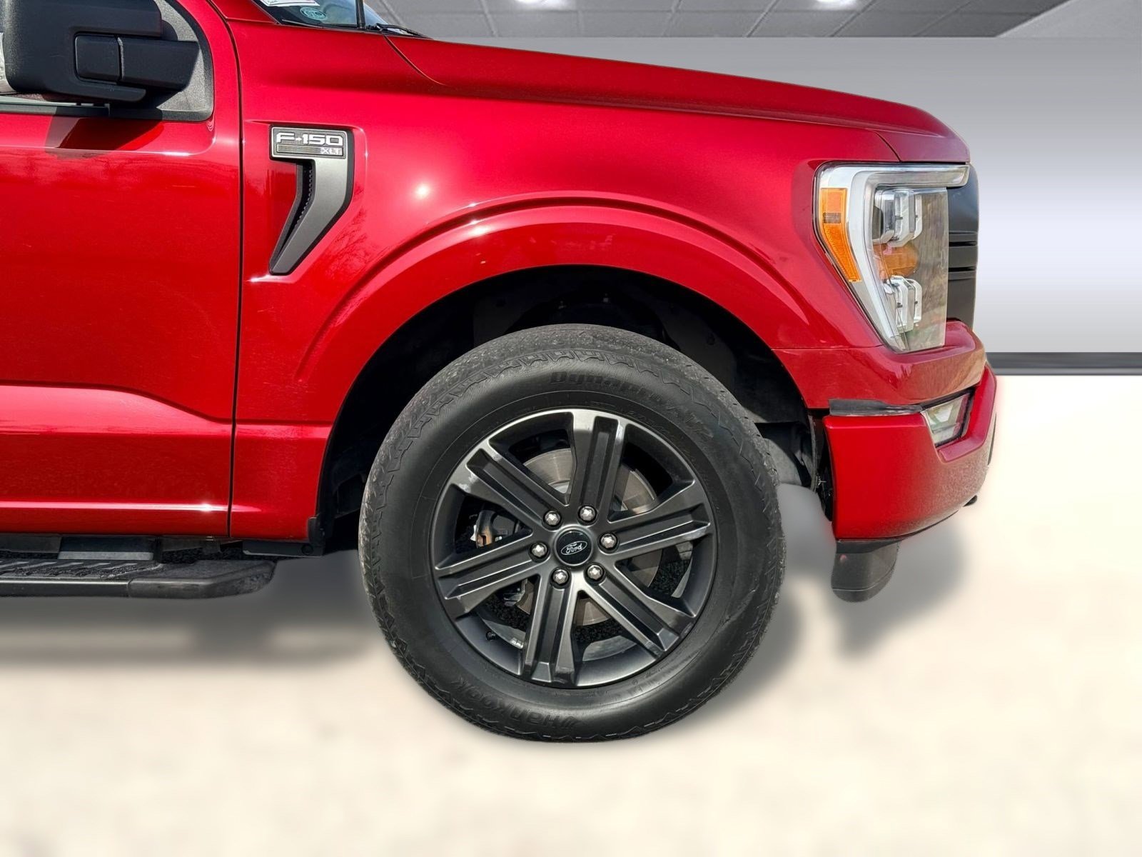 Used 2022 Ford F150 XLT w/ Equipment Group 302A High image 9