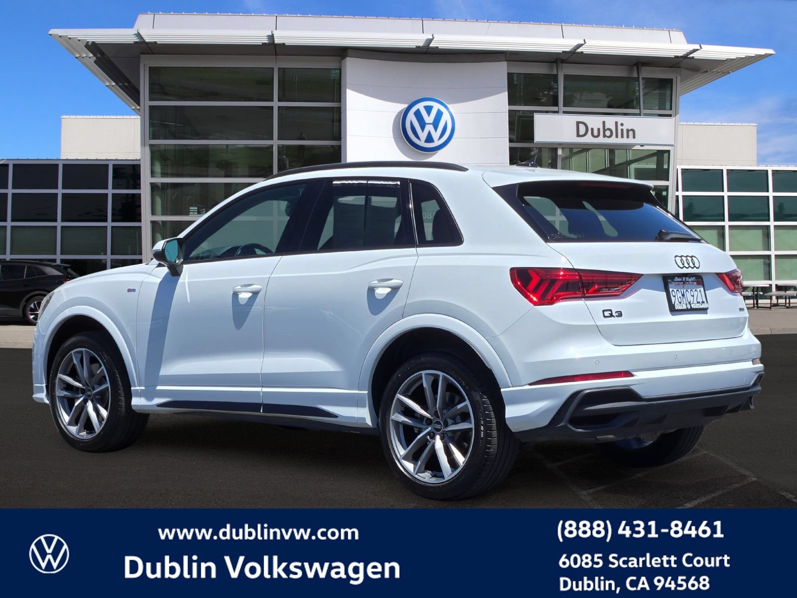 Used 2023 Audi Q3 2.0T Premium w/ Black Optic Sport Package AWD/4WD image 6