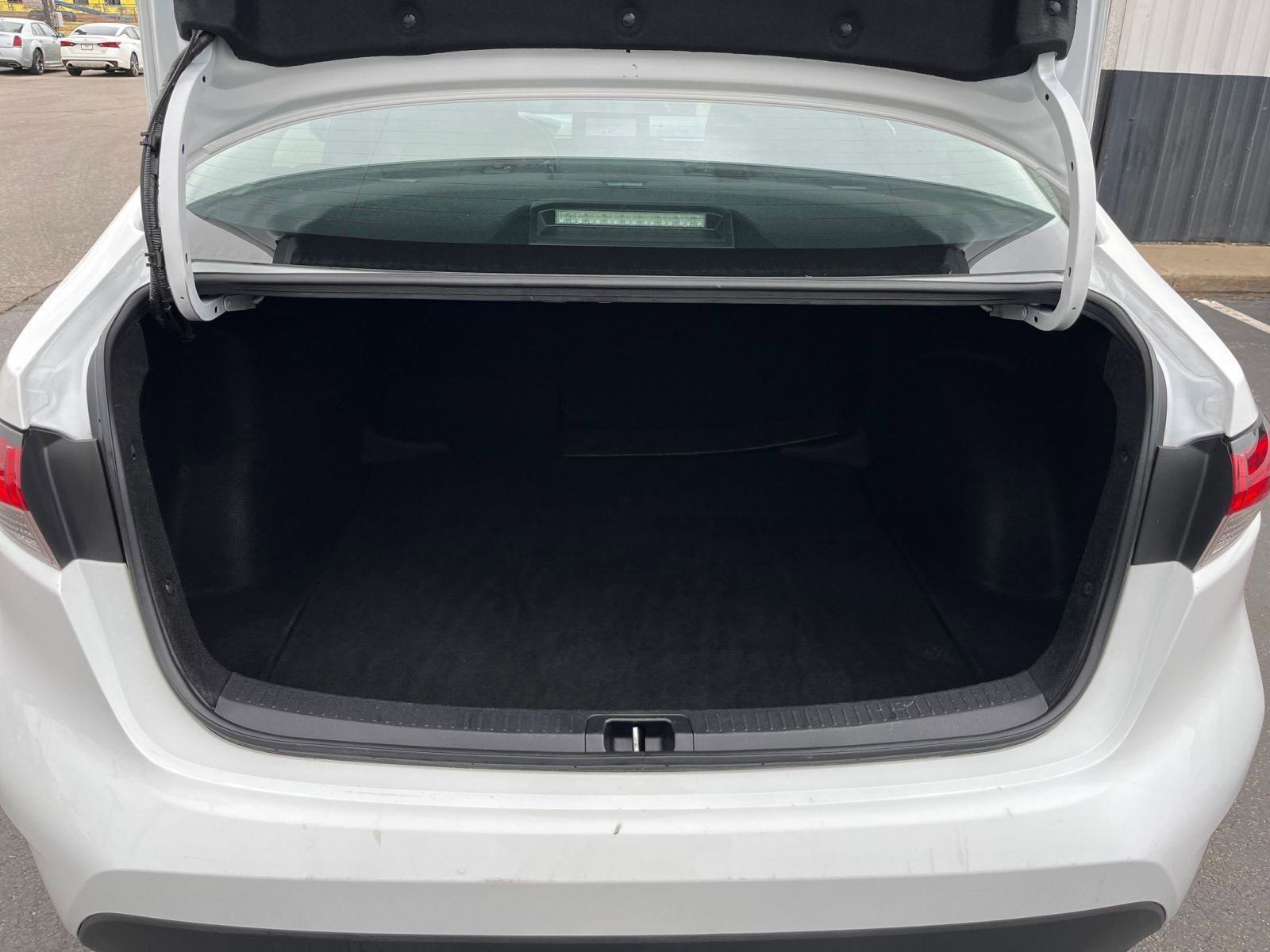 Used 2023 Toyota Corolla LE image 29