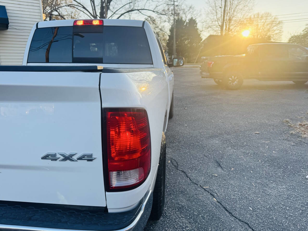 Used 2017 RAM 1500 Classic SLT image 5