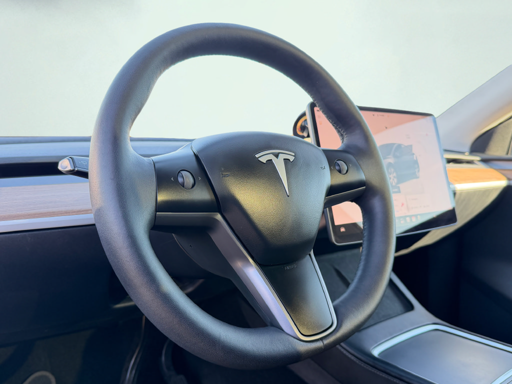 Used 2024 Tesla Model Y Long Range RWD image 28