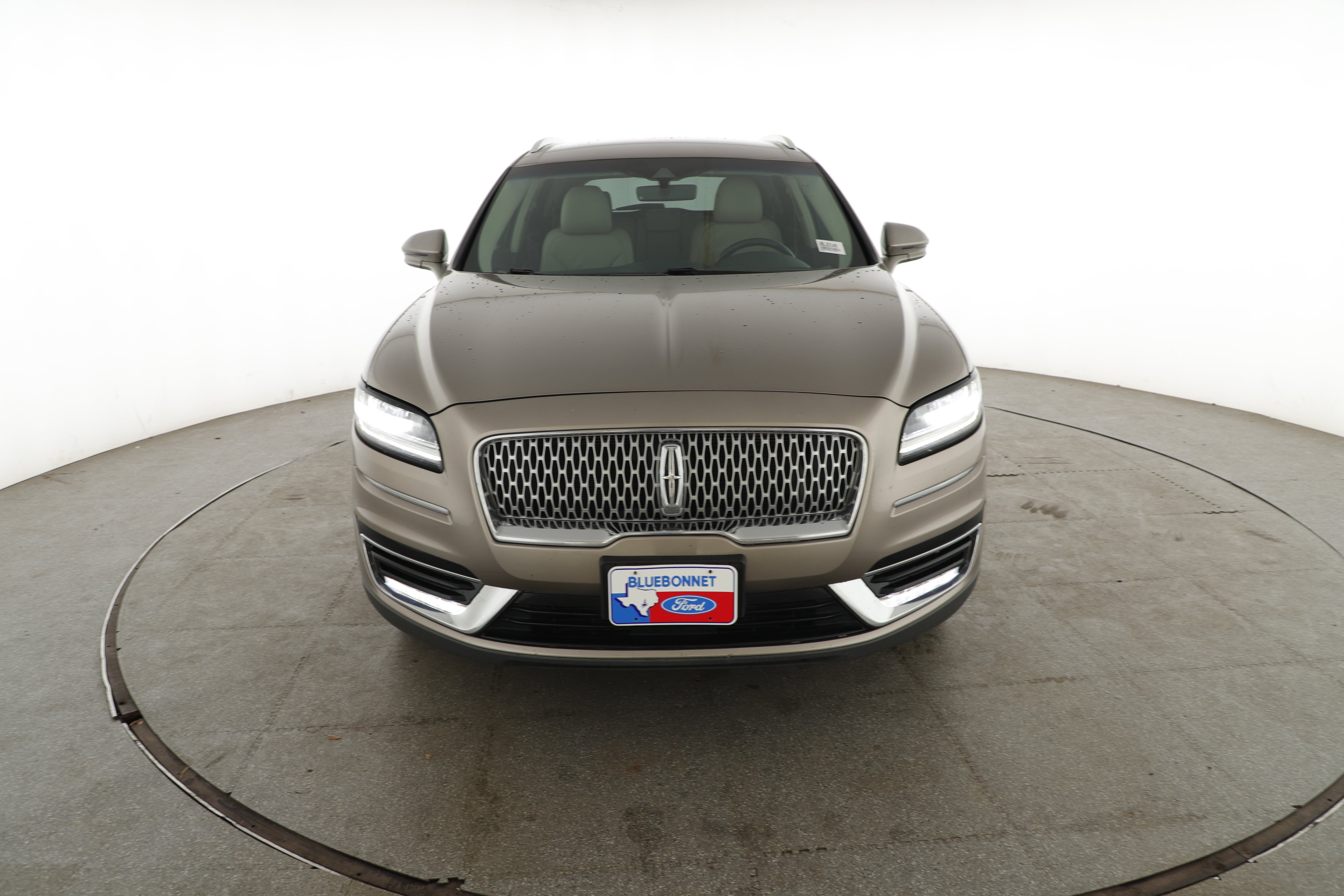 Used 2019 Lincoln Nautilus Select w/ Cargo Utility Package FWD image 2