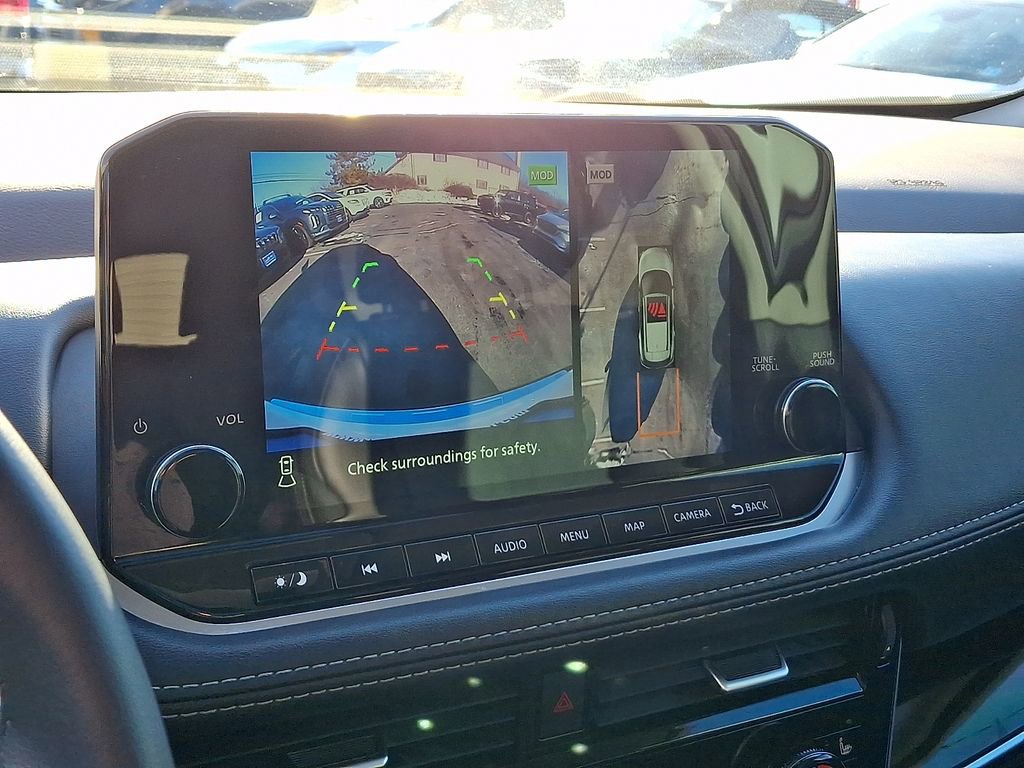 Used 2023 Nissan Rogue SL w/ SL Premium Package image 20