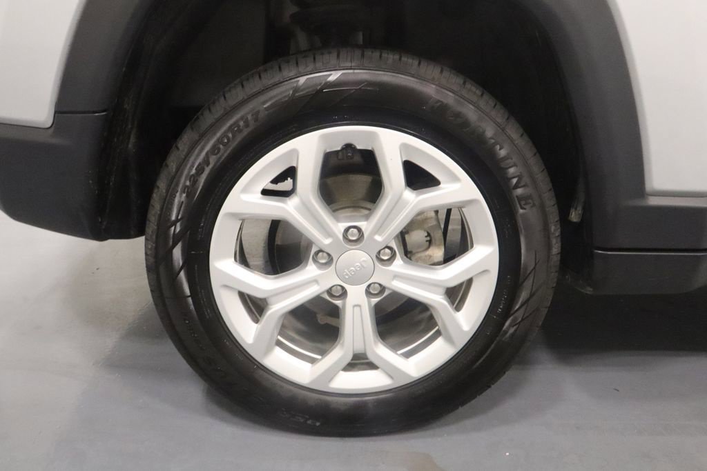 Certified 2024 Jeep Compass Latitude AWD/4WD image 25