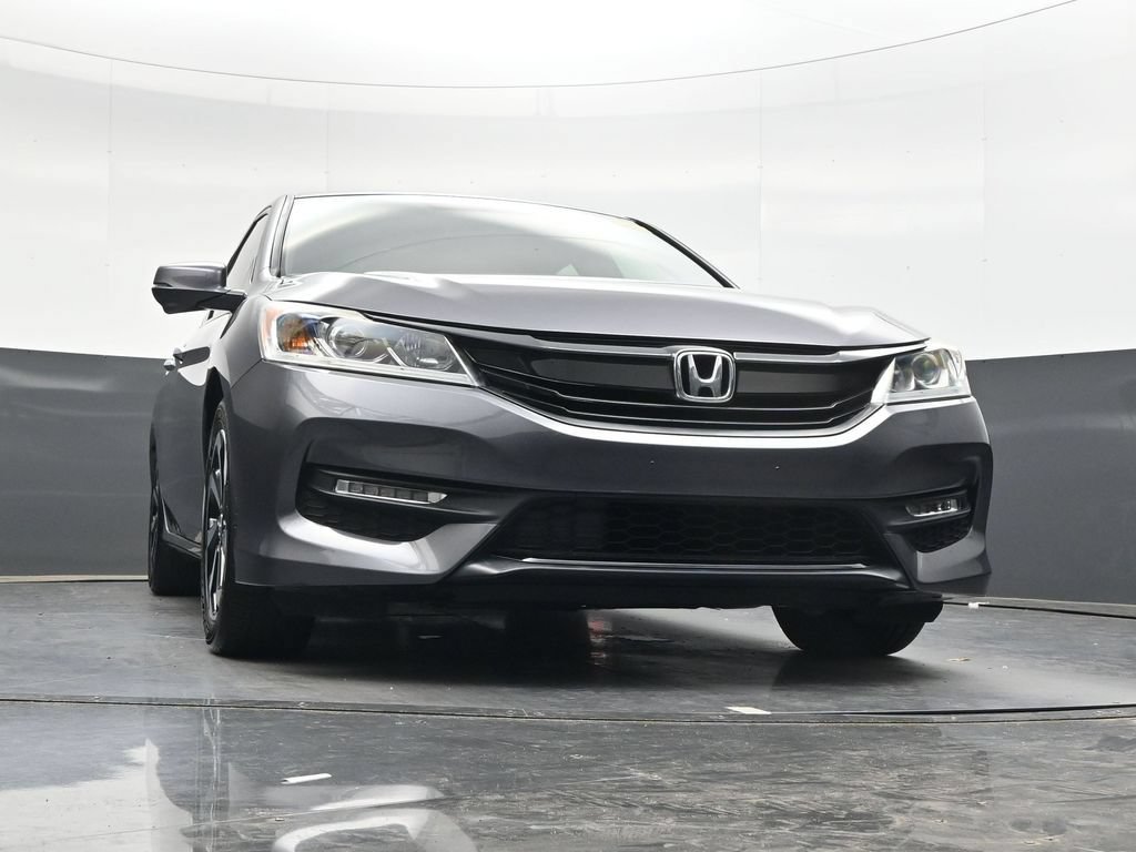 Used 2017 Honda Accord EX image 30