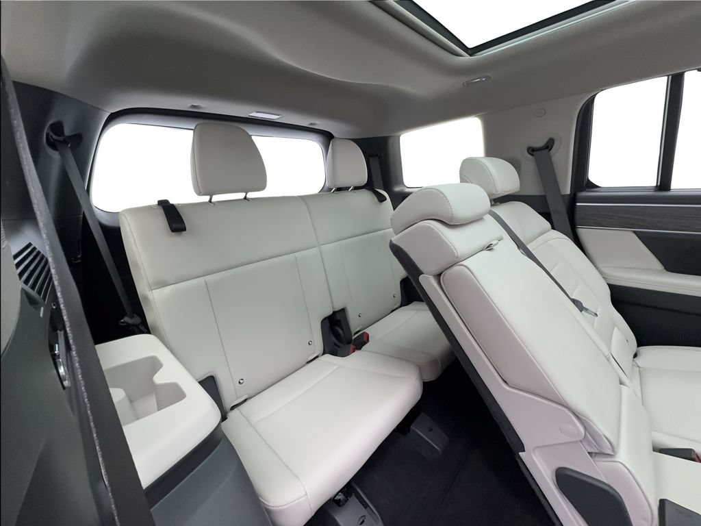 Used 2025 Hyundai Santa Fe Limited FWD image 31
