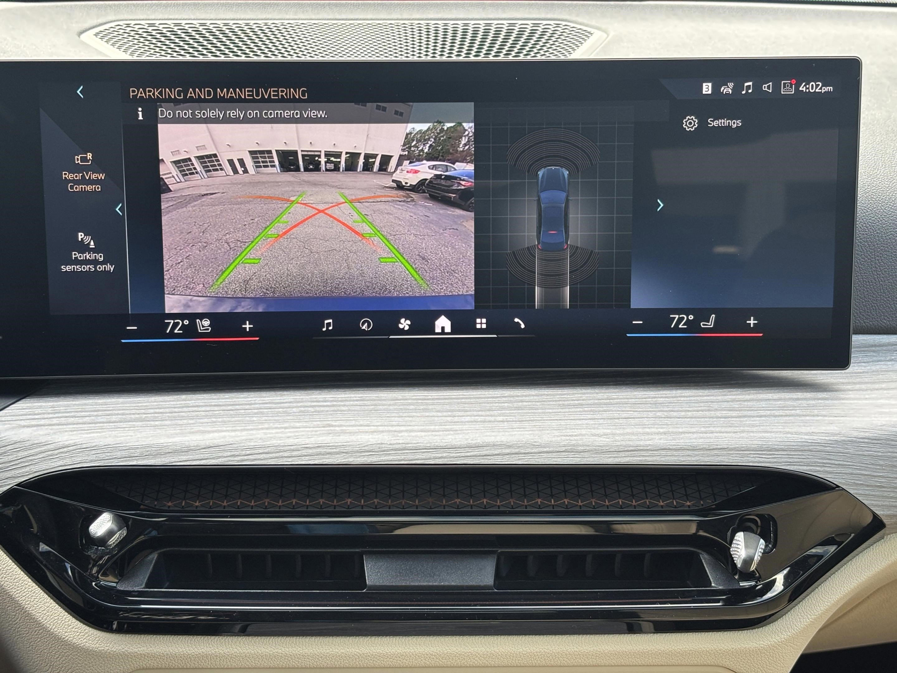 Used 2026 BMW 330i xDrive Sedan w/ Convenience Package image 17