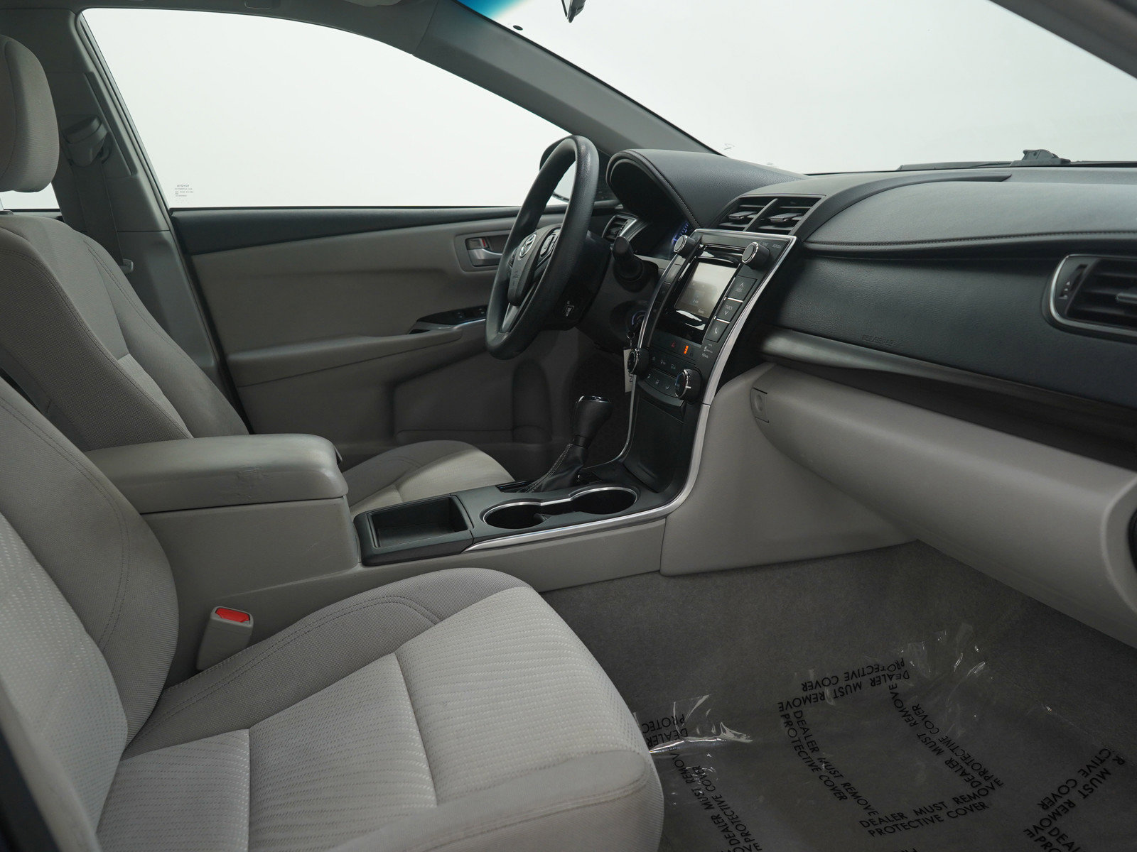 Used 2015 Toyota Camry LE image 11