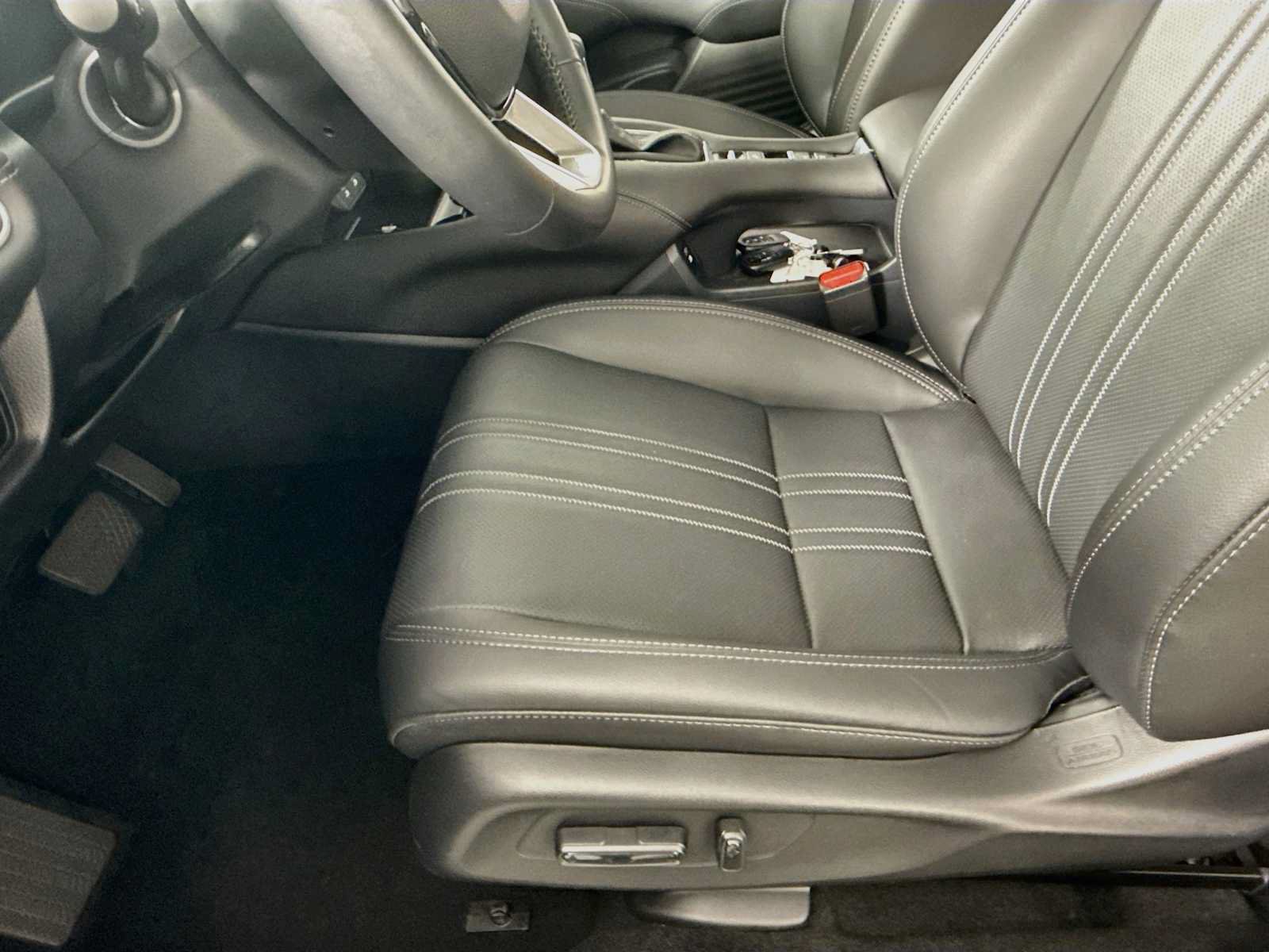 Used 2026 Honda HR-V EX-L image 33