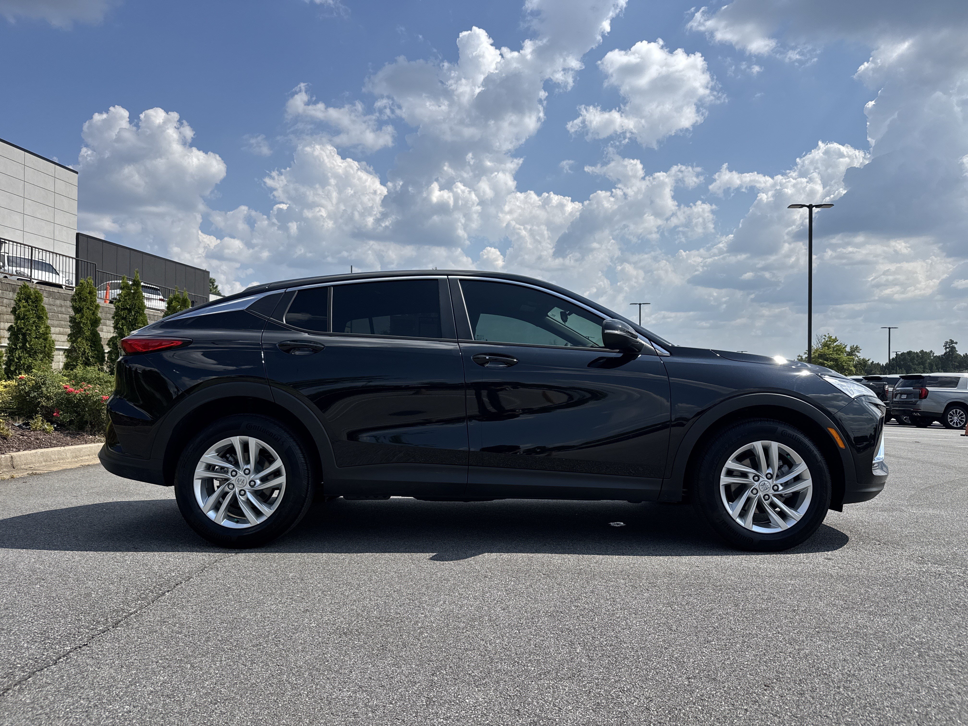 Used 2025 Buick Envista Preferred w/ Convenience I Package FWD image 11