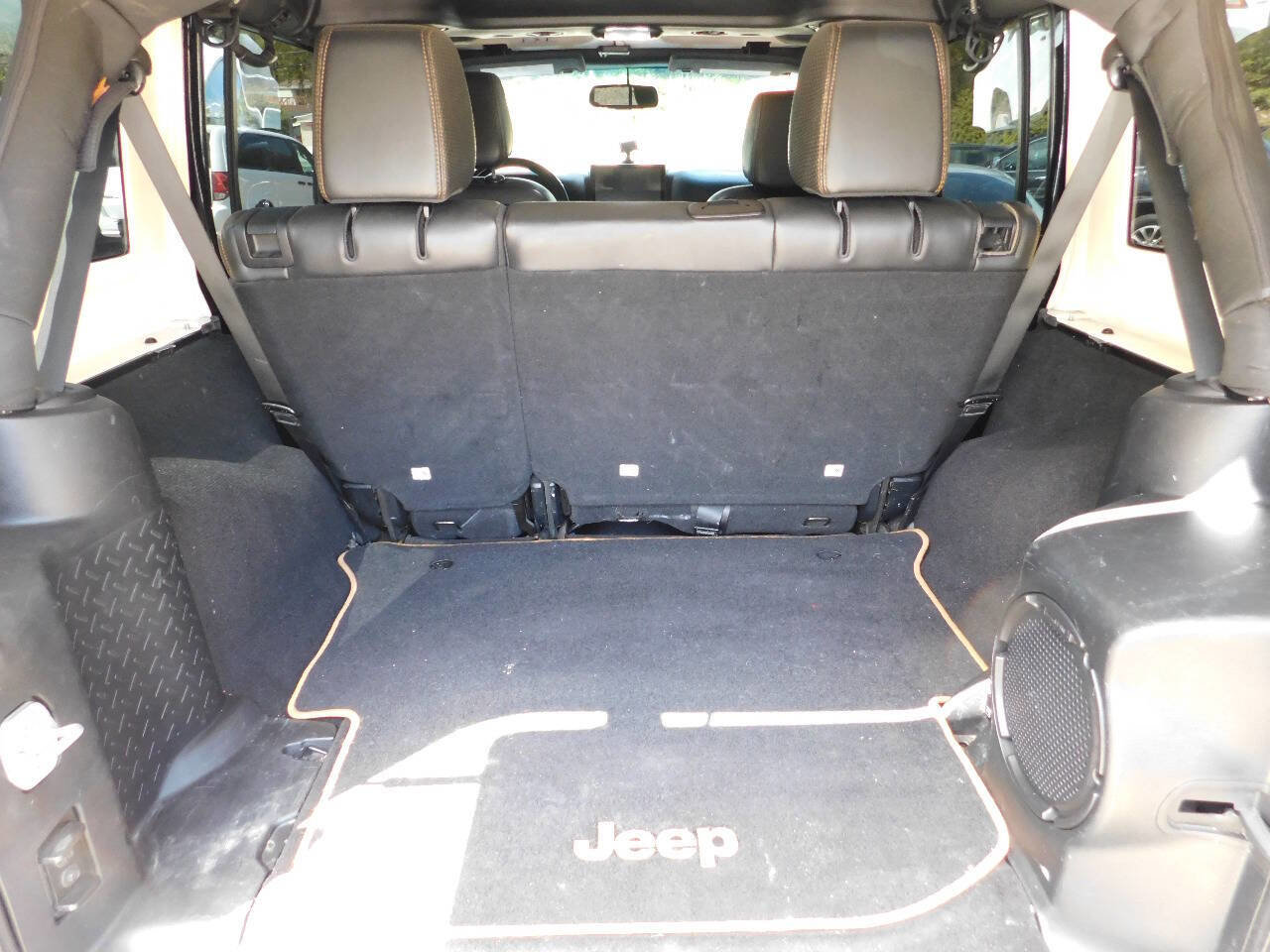 Used 2014 Jeep Wrangler Unlimited Sahara image 12