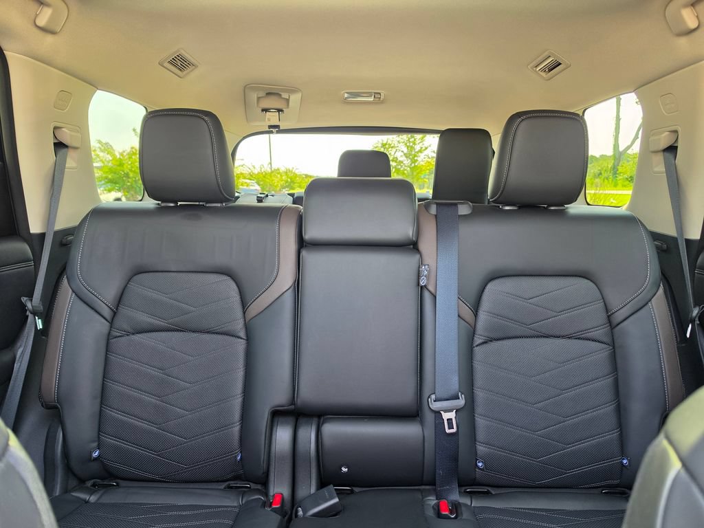 Used 2024 Nissan Pathfinder Platinum w/ Cargo Package AWD/4WD image 31