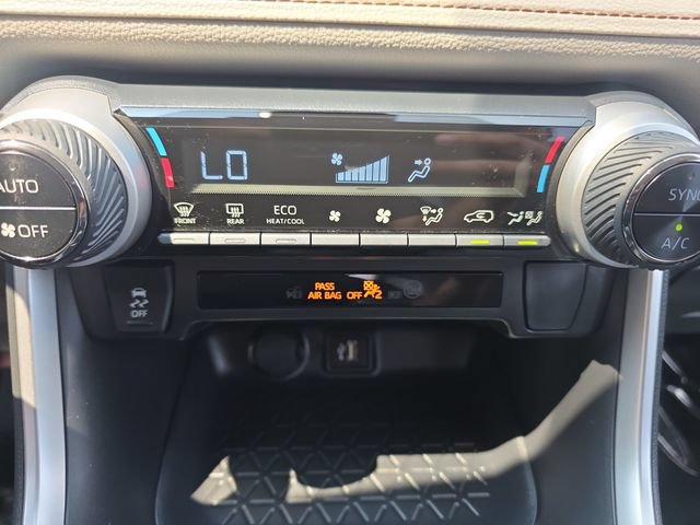 Used 2024 Toyota RAV4 XLE AWD/4WD image 17