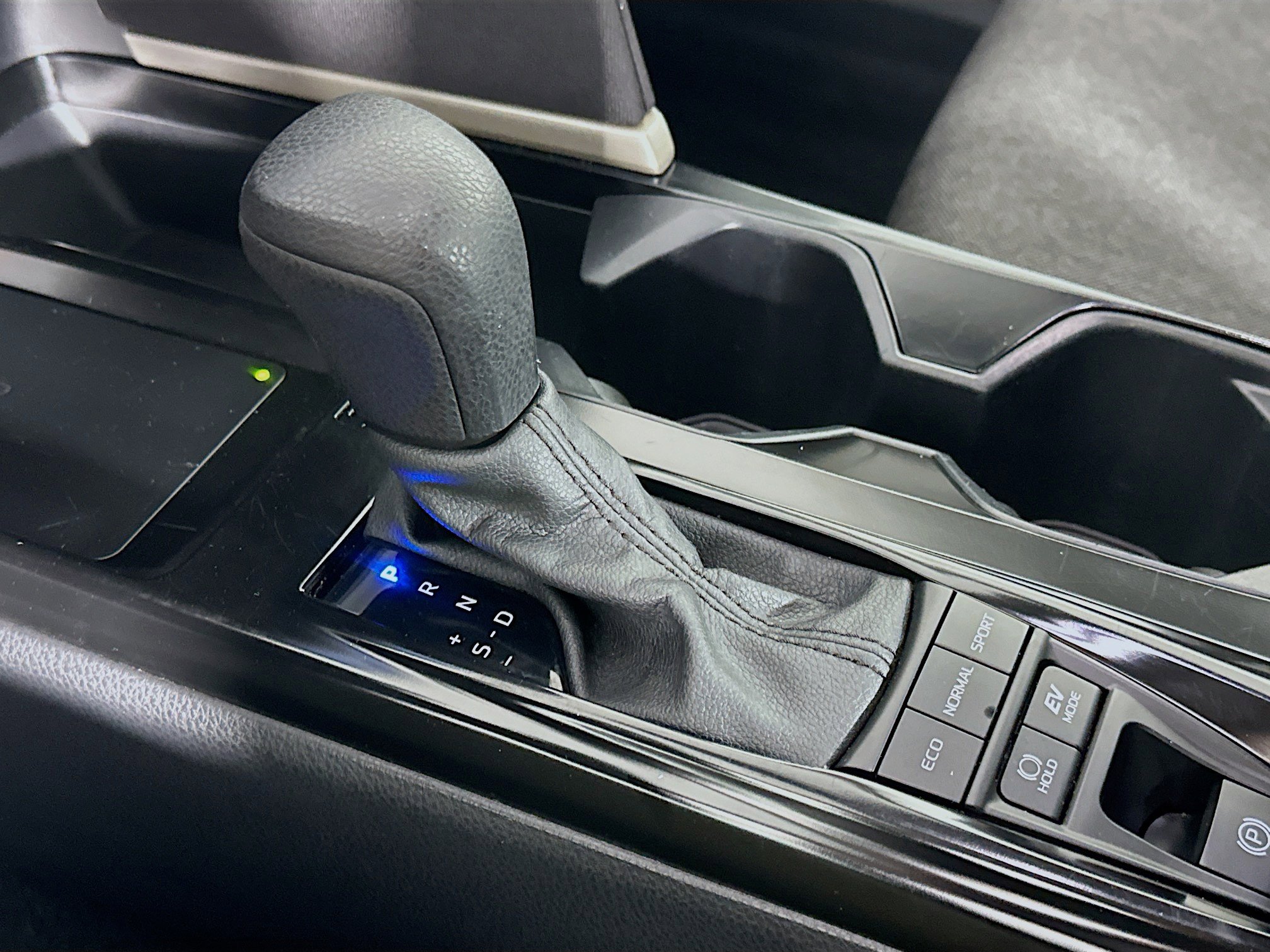 Used 2025 Toyota Camry LE image 25