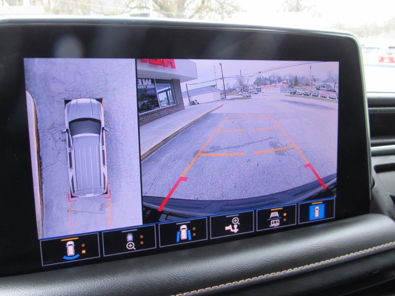 Used 2021 GMC Yukon XL AT4 w/ AT4 Premium Package image 27