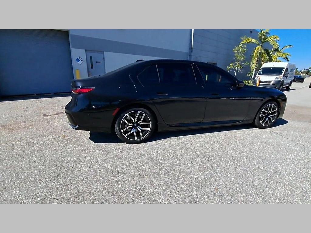 Used 2024 BMW 750e xDrive image 34