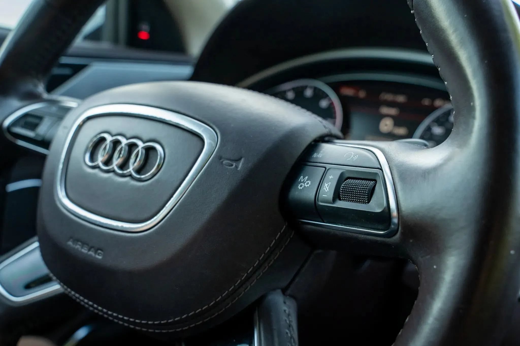 Used 2014 Audi A8 L 4.0T AWD/4WD image 25