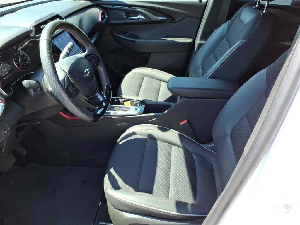 Used 2023 Chevrolet TrailBlazer RS w/ Sun and Liftgate Package AWD/4WD image 10