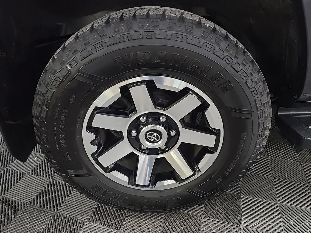 Used 2021 Toyota 4Runner TRD Off-Road Premium w/ Moonroof Package AWD/4WD image 14