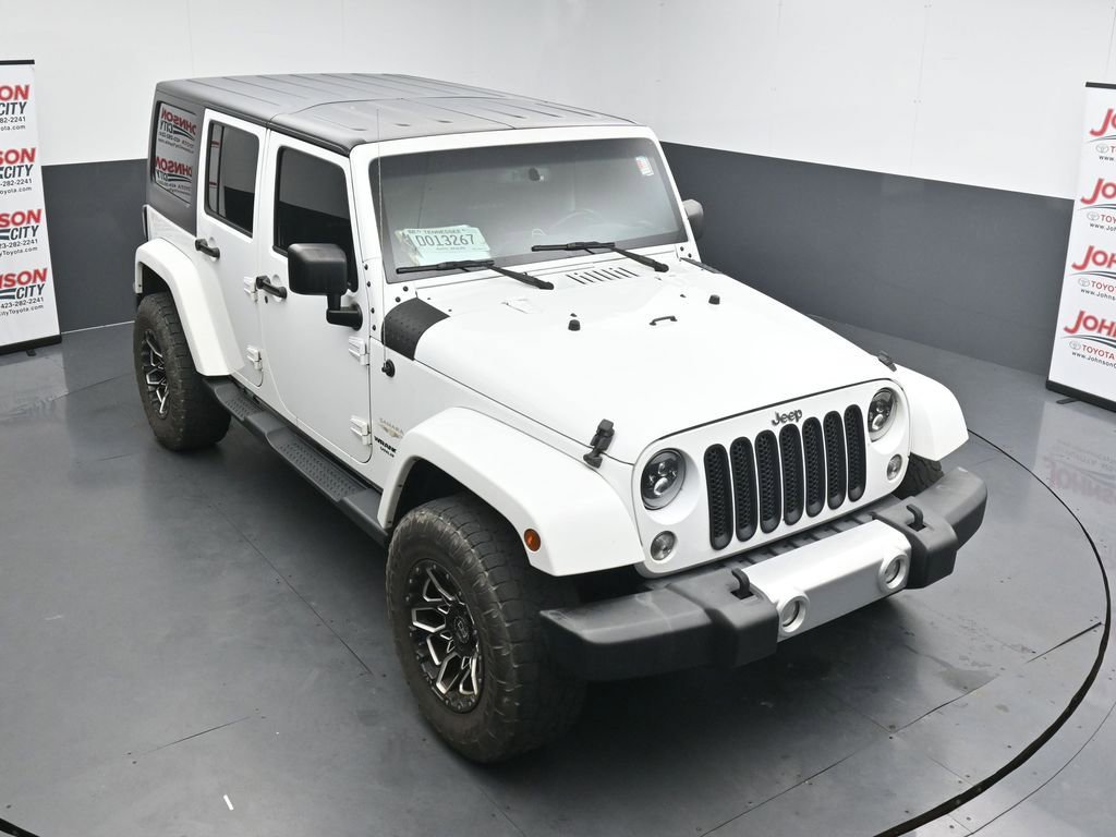 Used 2015 Jeep Wrangler Unlimited Sahara w/ Connectivity Group AWD/4WD image 10