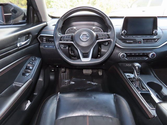 Used 2020 Nissan Altima 2.5 SR w/ Premium Package image 14