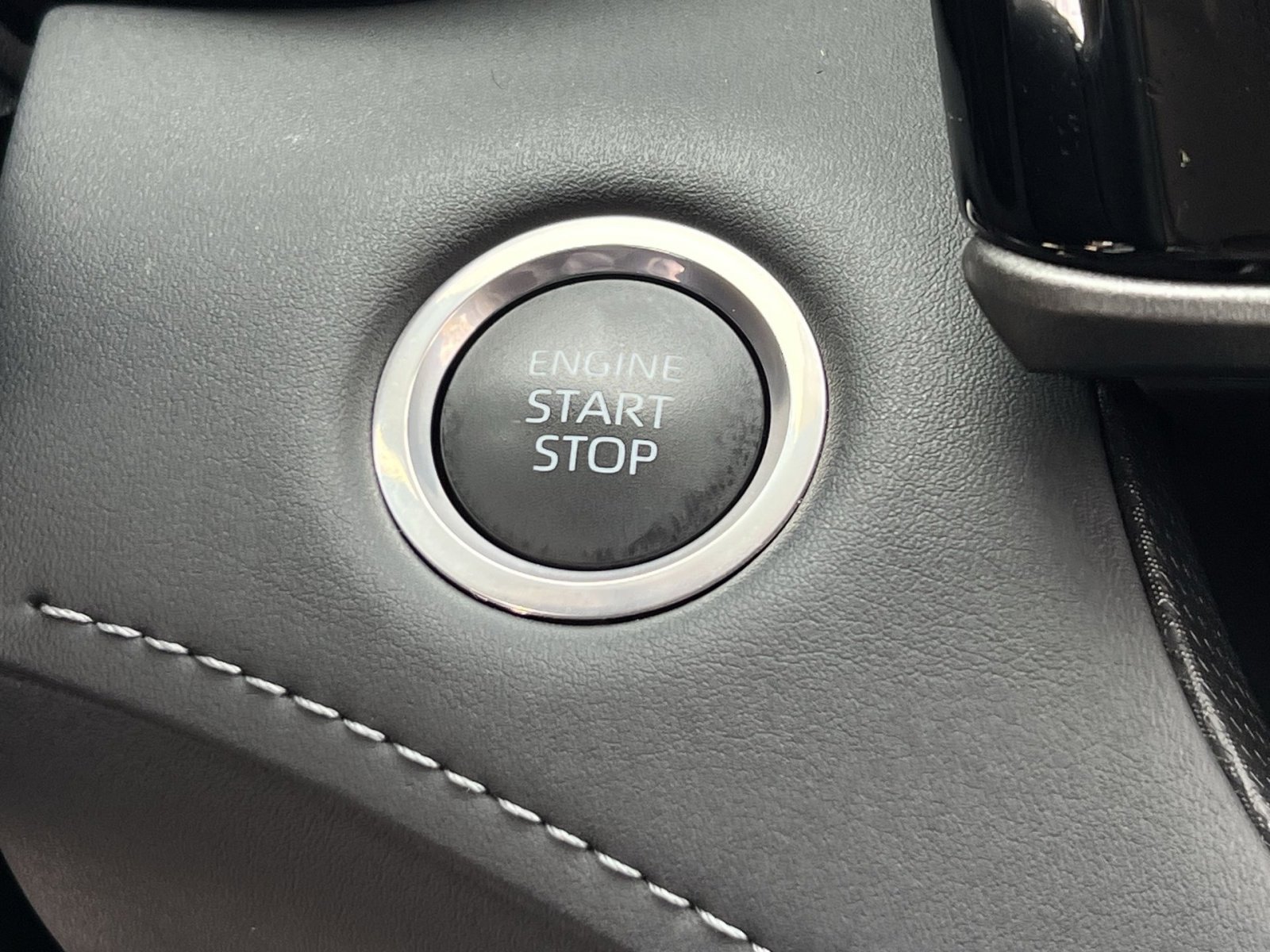 Used 2024 Toyota Highlander XLE image 32