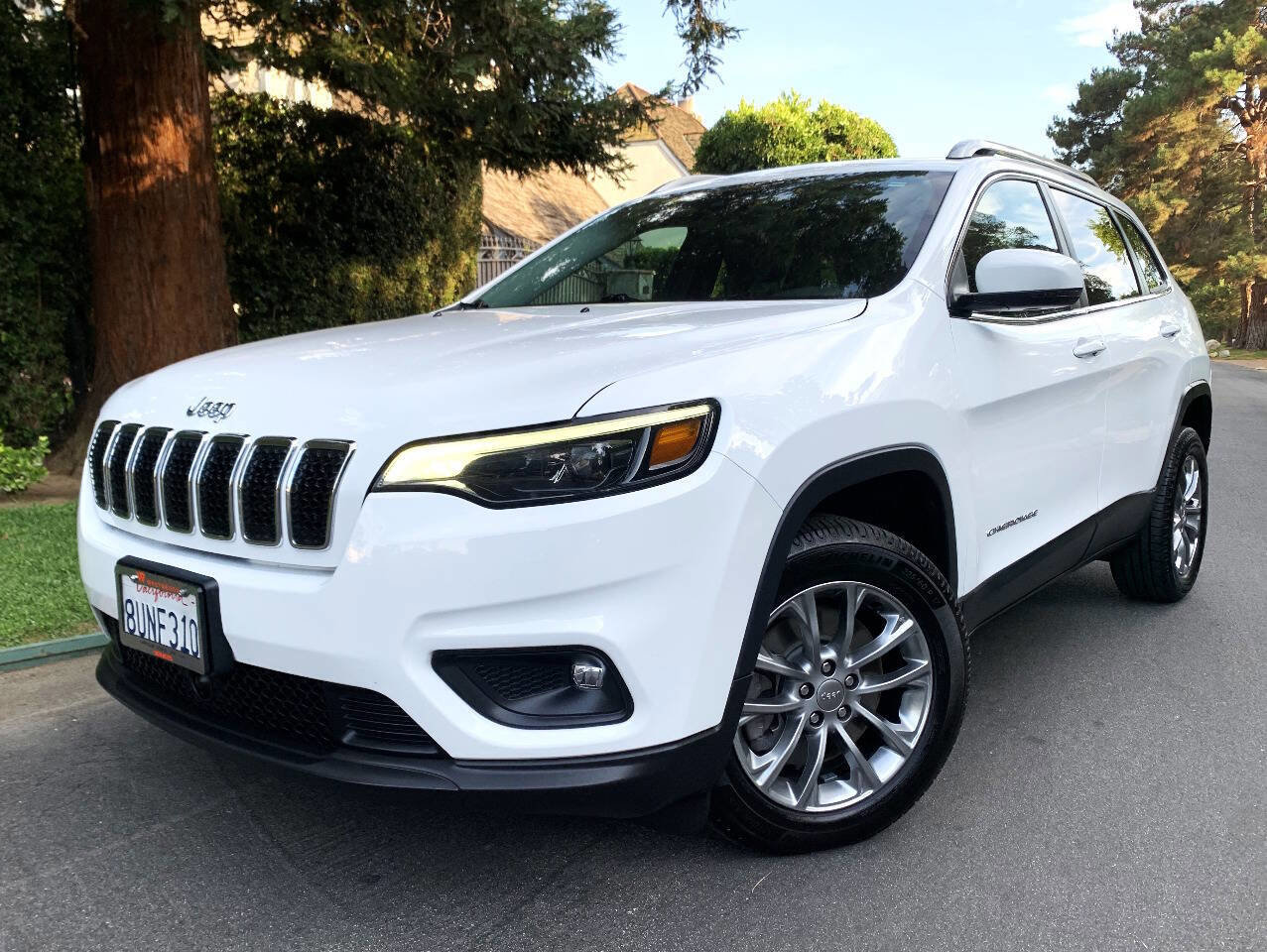 Used 2021 Jeep Cherokee Latitude Lux w/ Sun & Sound Group image 2
