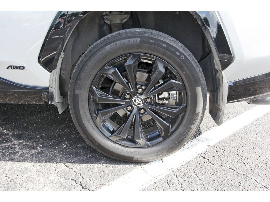 Used 2024 Toyota RAV4 XSE AWD/4WD image 33