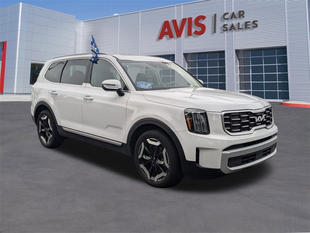 Used 2025 Kia Telluride S image 3
