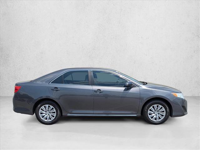 Used 2014 Toyota Camry LE FWD image 4