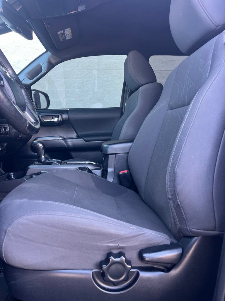 Used 2019 Toyota Tacoma TRD Sport w/ Technology Package RWD image 8