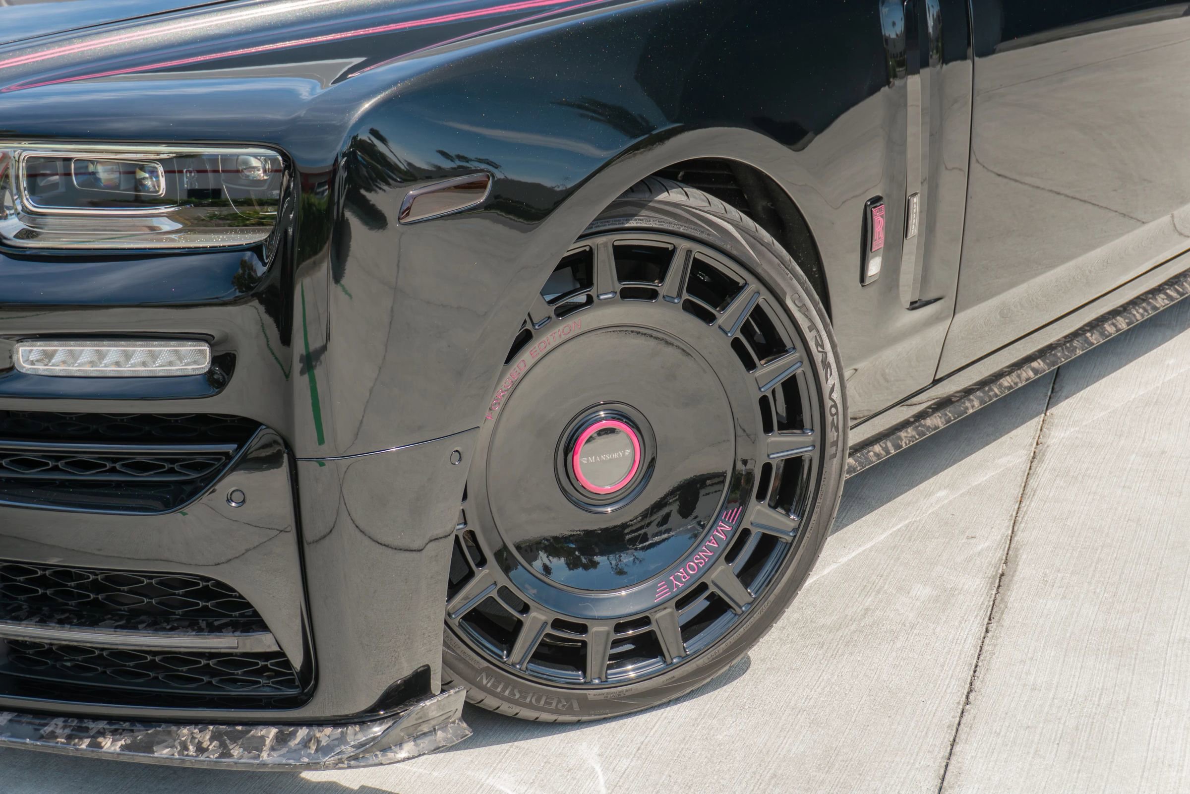 Used 2023 Rolls-Royce Phantom Sedan RWD image 25