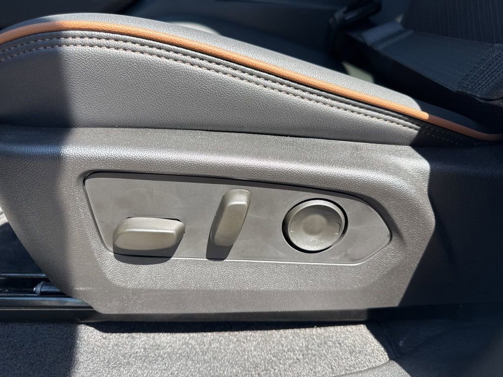 New 2026 GMC Canyon AT4 w/ Technology Plus Package AWD/4WD image 10