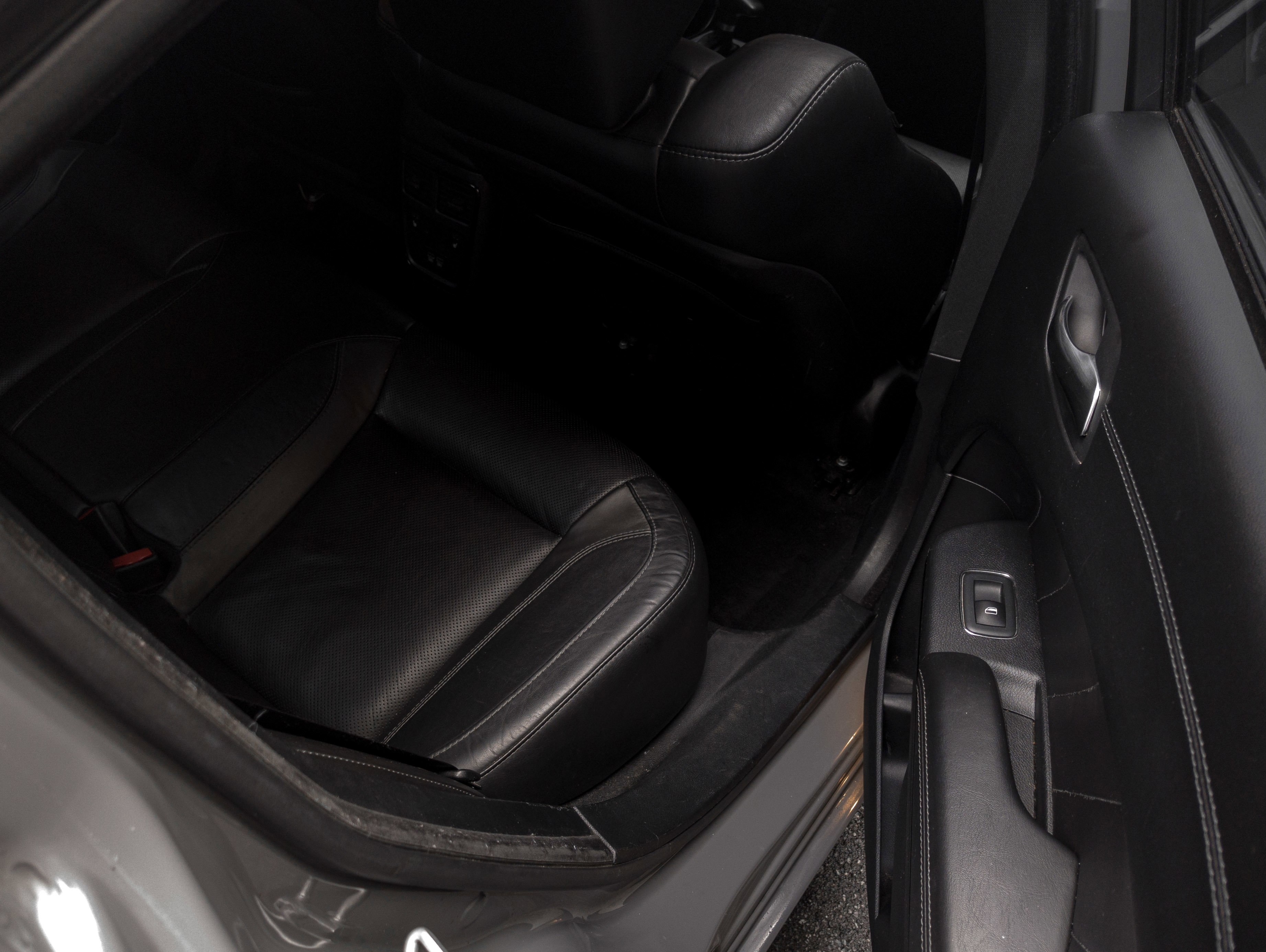 Used 2019 Dodge Charger SXT image 12