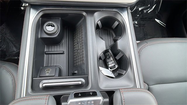 New 2025 Ford Expedition Active image 19