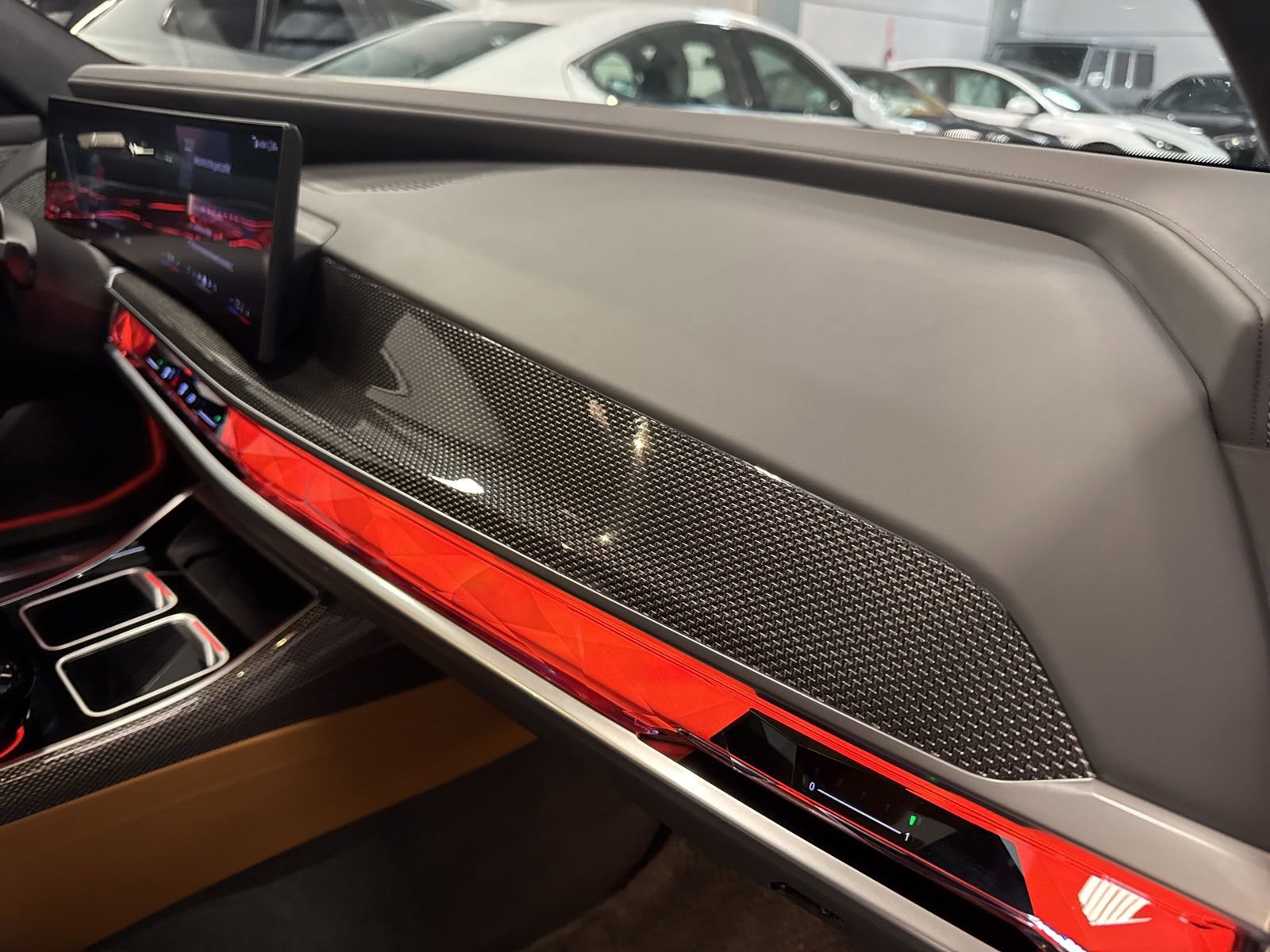 Used 2025 BMW i7 xDrive60 image 26