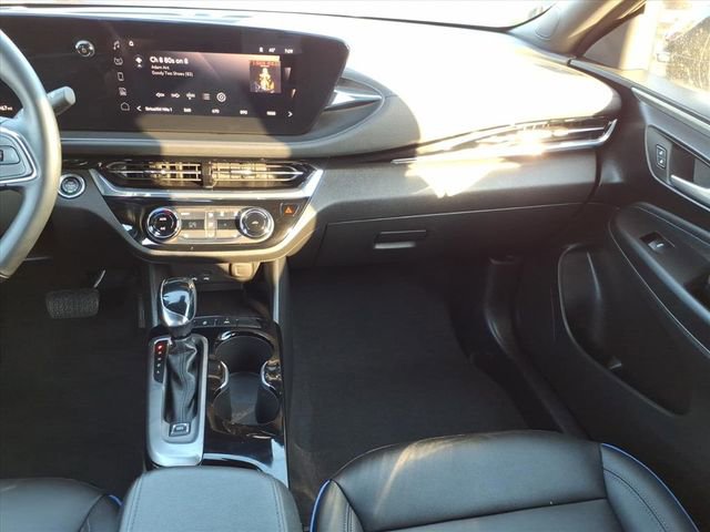 Used 2025 Buick Envista Sport Touring w/ Experience Buick Package FWD image 19