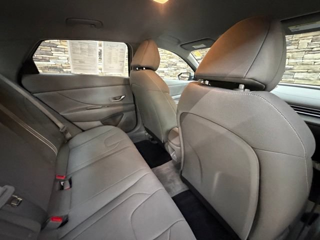 Certified 2024 Hyundai Elantra SEL FWD image 28