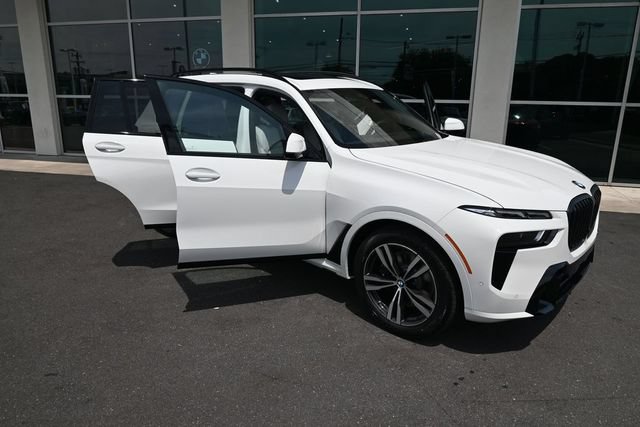New 2027 BMW X7 xDrive40i w/ M Sport Package AWD/4WD image 39