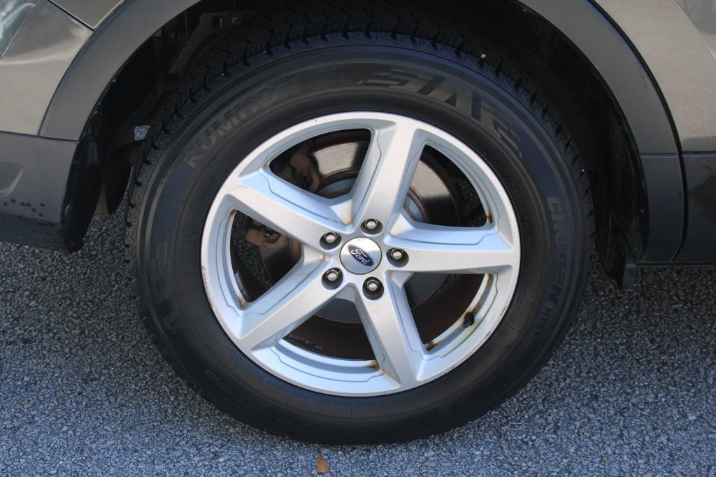Used 2018 Ford Explorer XLT w/ Equipment Group 202A FWD image 36